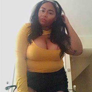 Meet your Posher, Elaine